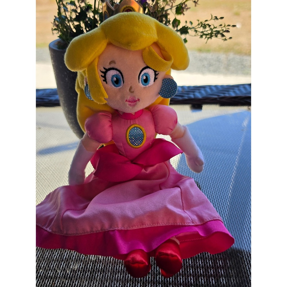 Official Super Nintendo World Princess Peach Plush Universal Studios Exclusive